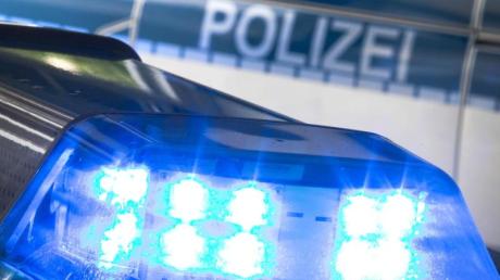 Nach einem Fall von Unfallflucht in Neusäß ermittelt die Polizei. 