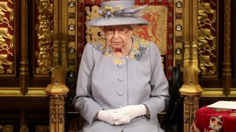 Königin Elizabeth II. bei einer Rede im House of Lords im Londoner Palace of Westminster.