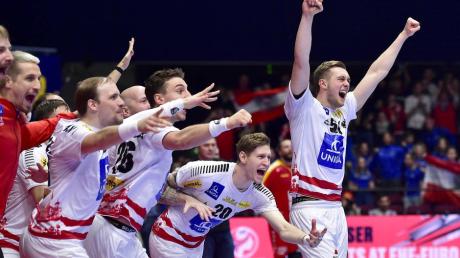 Österreich trifft bei der Handball-EM 2022 in Gruppe D auf Belarus. Alle Infos zu Übertragung, Termin und Uhrzeit - hier.