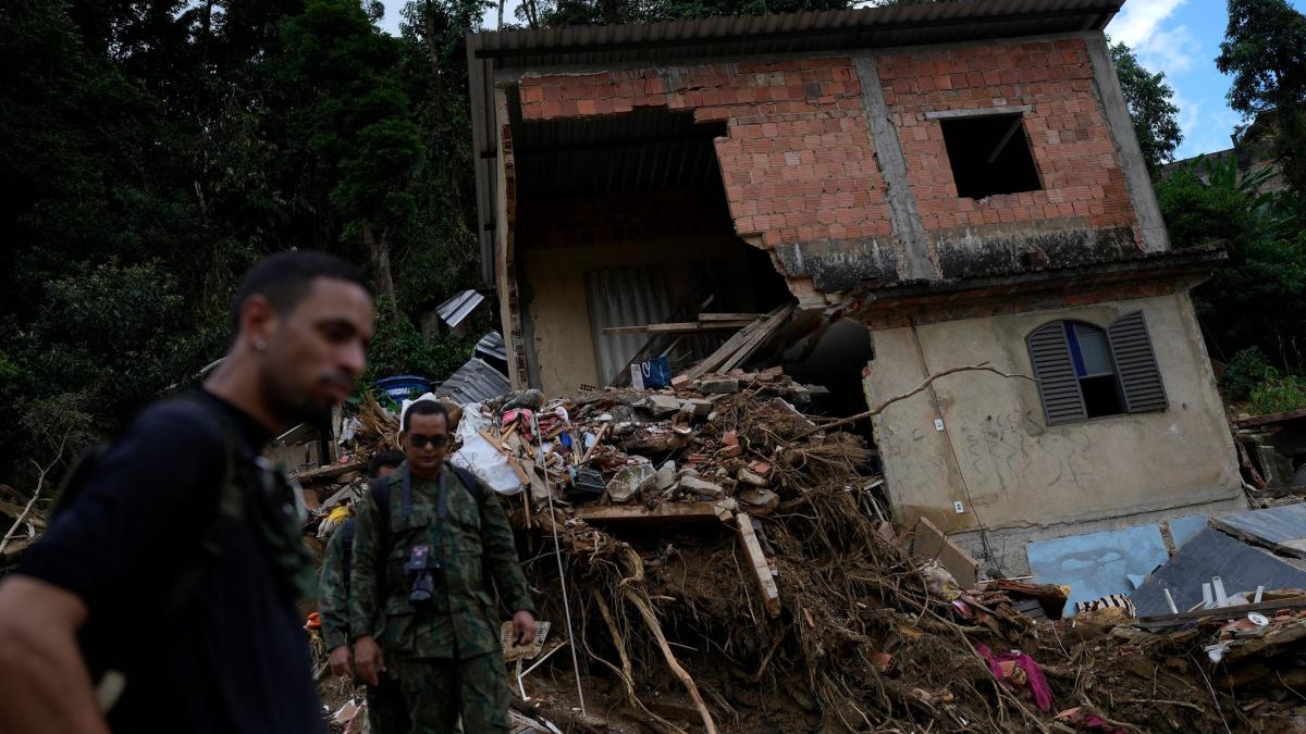#Unwetter: Inzwischen mehr als 200 Todesopfer nach Erdrutschen bei Rio