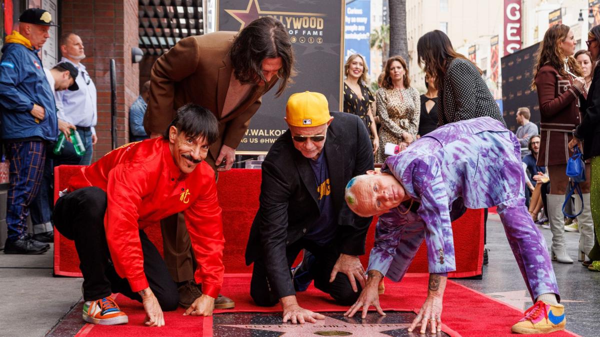 #Auszeichnung: „Red Hot Chili Peppers“-Rocker auf „Walk of Fame“ gefeiert