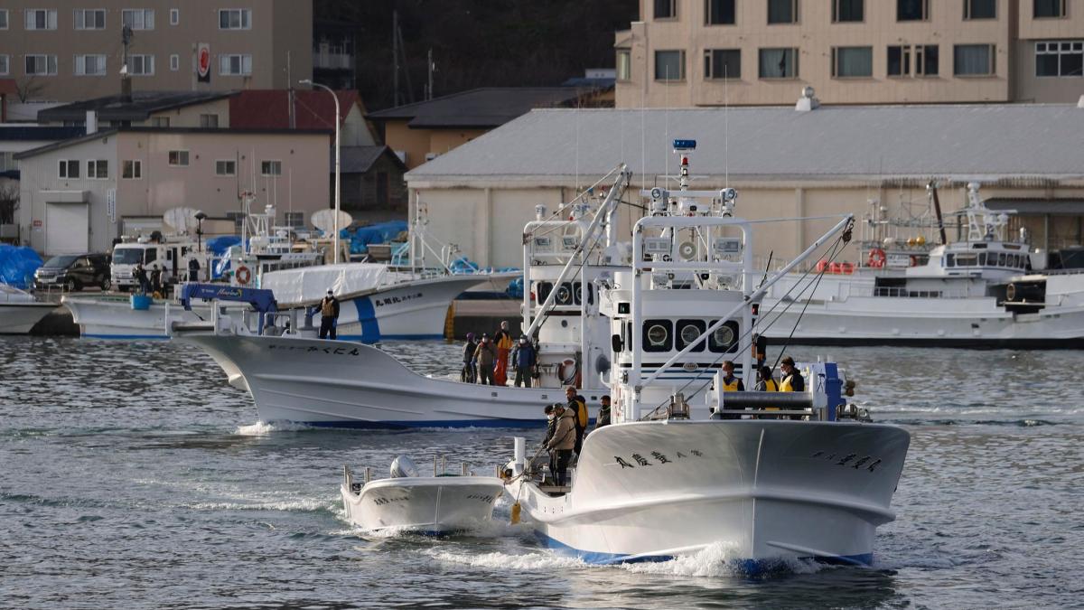 #Bootsunglück: Ausflugsboot vor Japan gekentert: Vier Menschen gefunden