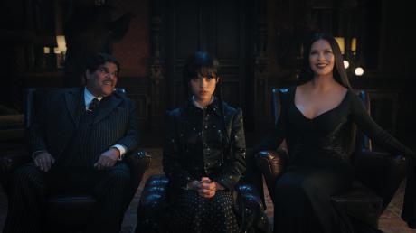 "Wednesday" ist die neue Serie von Kult-Regisseur Tim Burton, welche die Geschichte der "Addams-Family" weitererzählt.