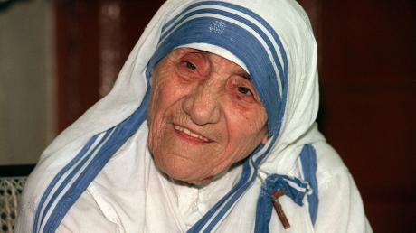 Mutter Teresa gilt vielen als Ikone der Nächstenliebe - aber in Indien gab und gibt es auch Kritik an der Ordensfrau.