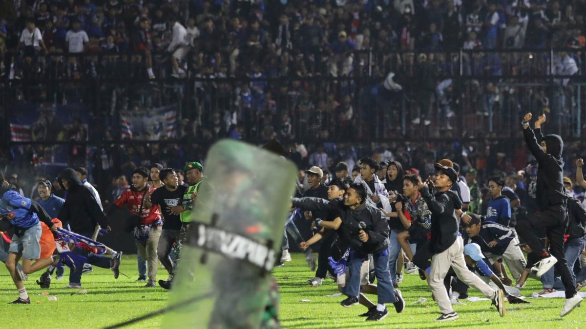 #Ost-Java: Indonesien: 127 Tote bei Ausschreitungen nach Fußball-Spiel