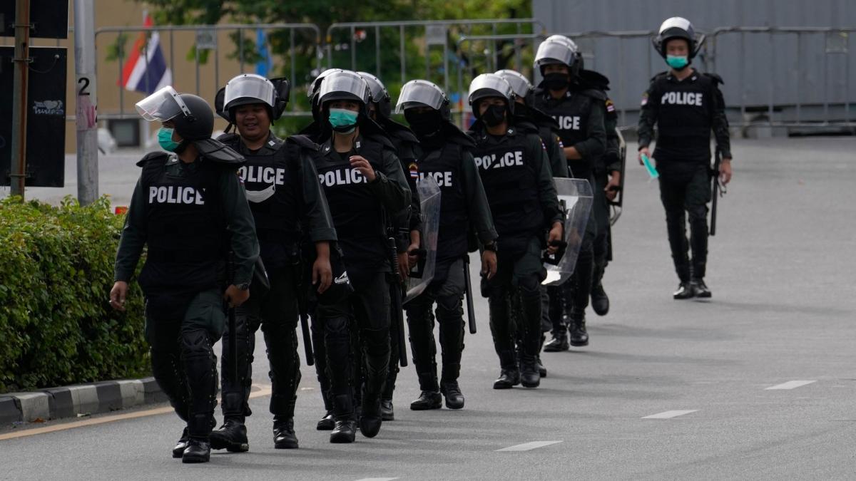 #Kriminalität: Ex-Polizist stürmt in Thailand Kindertagesstätte