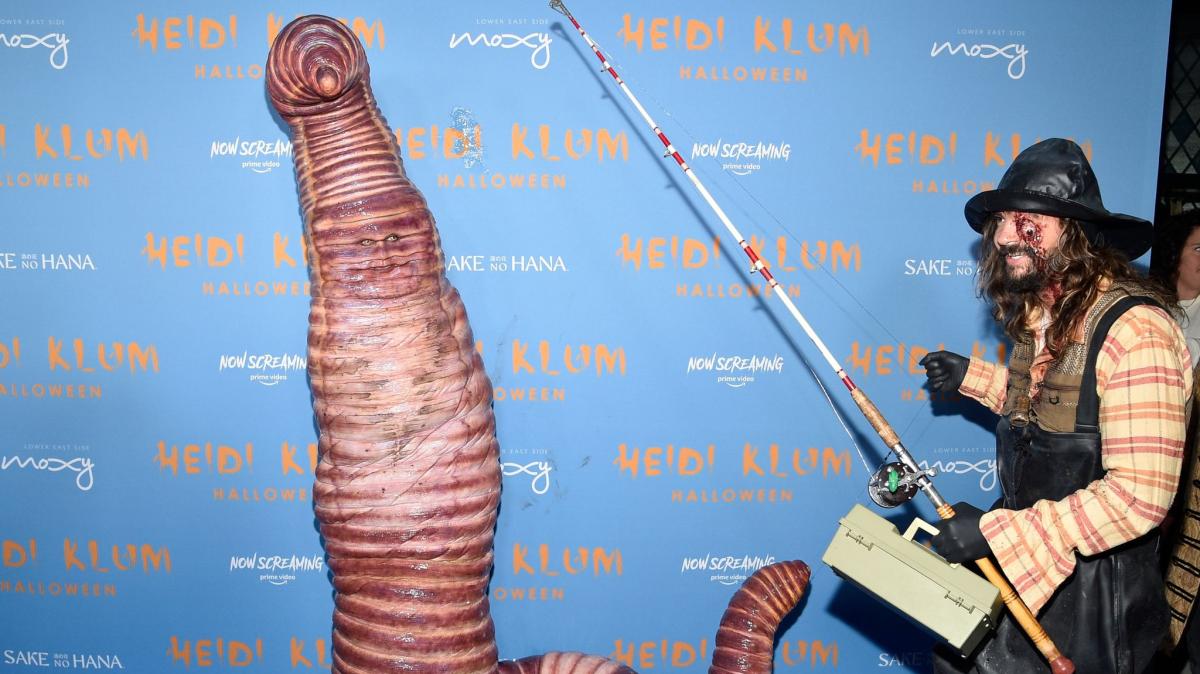 #Party in New York: Heidi Klum feiert Halloween als riesiger Wurm