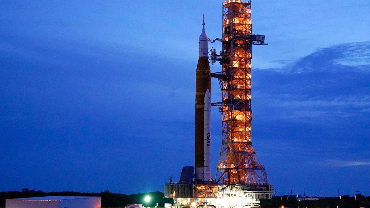 #Nasa-Mondmission: Rakete soll für neuen Versuch zum Startplatz rollen