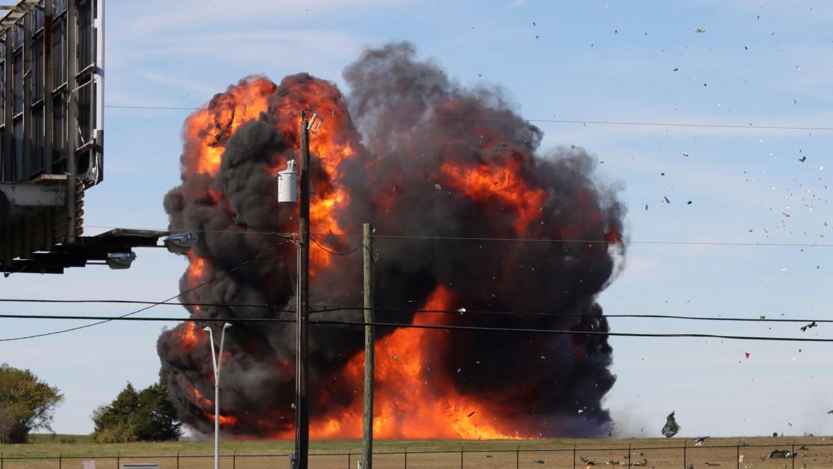 #USA: Unfall bei Flugshow in Texas: Zwei Maschinen kollidieren