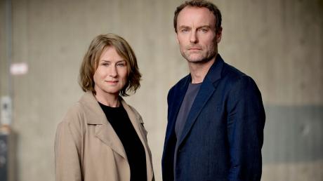 Susanne Bonard (Corinna Harfouch) und Karow (Mark Waschke) als Ermittler in dem «Tatort: Nichts als die Wahrheit».