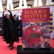 HBO hat eine neue "Harry Potter"-Serie angekündigt. Was bisher zu Start, Handlung und Besetzung bekannt ist, erfahren Sie hier.