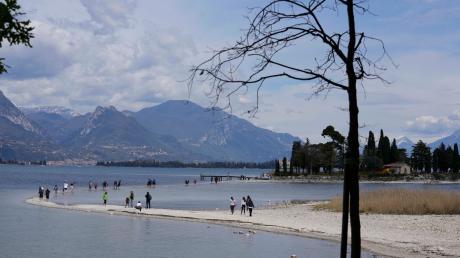 Trockenheit sucht den größten See Italiens häufiger heim als Schnee und Eis.
