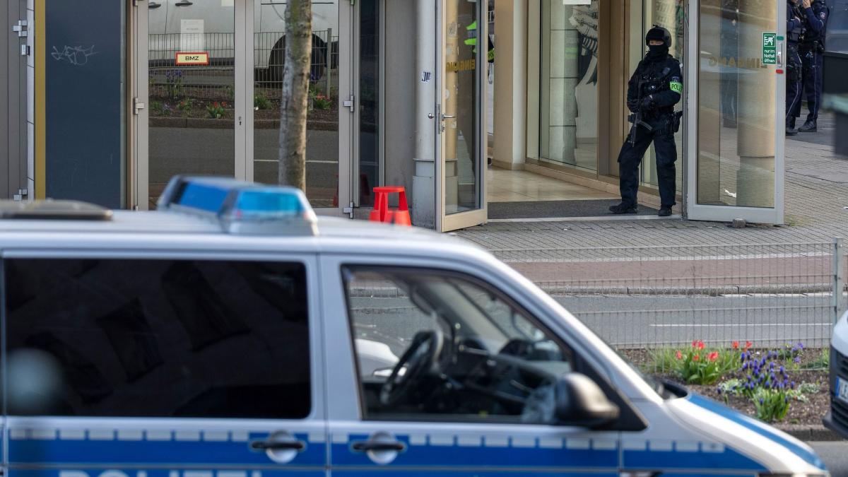 #Duisburg: Ein Opfer schwebt noch in Lebensgefahr