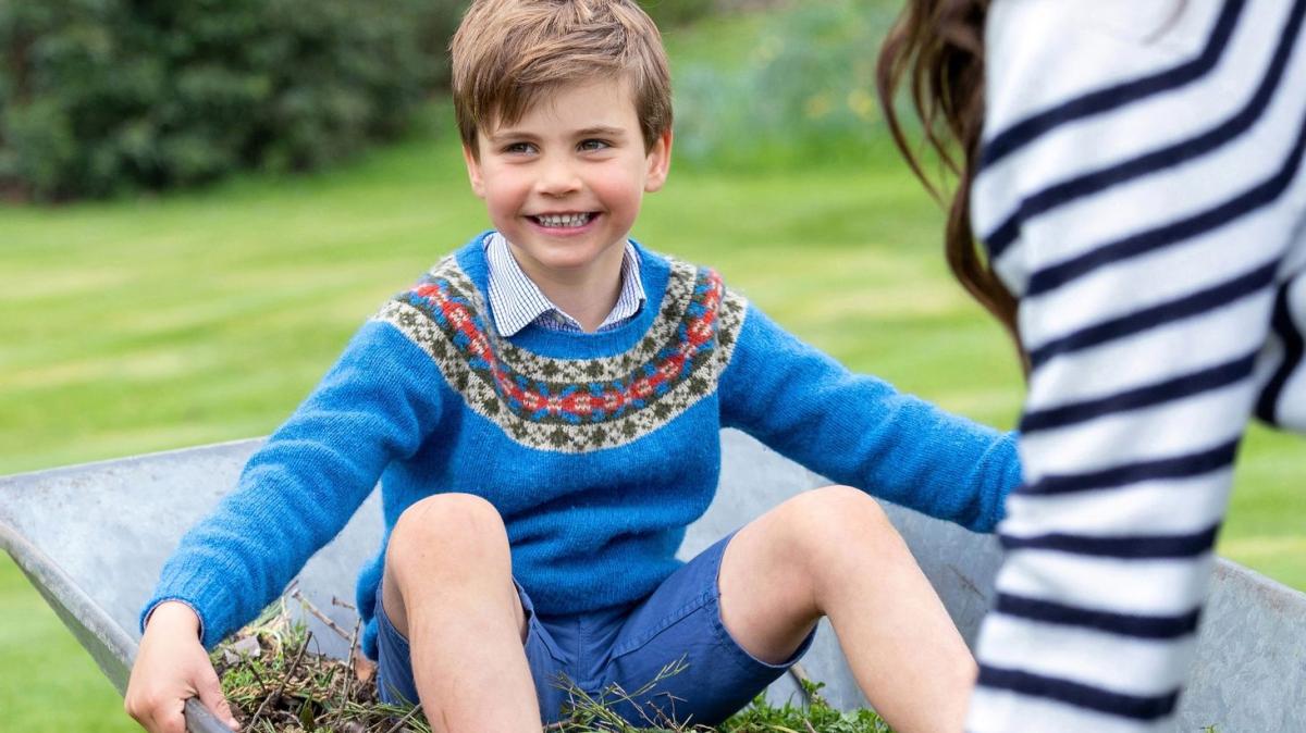 #Strahlender Junge in der Schubkarre – Prinz Louis ist fünf