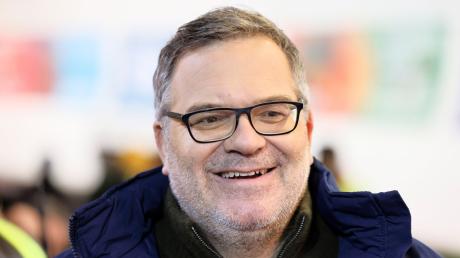 Elton moderiert erneut "Blamieren oder Kassieren" auf RTL.