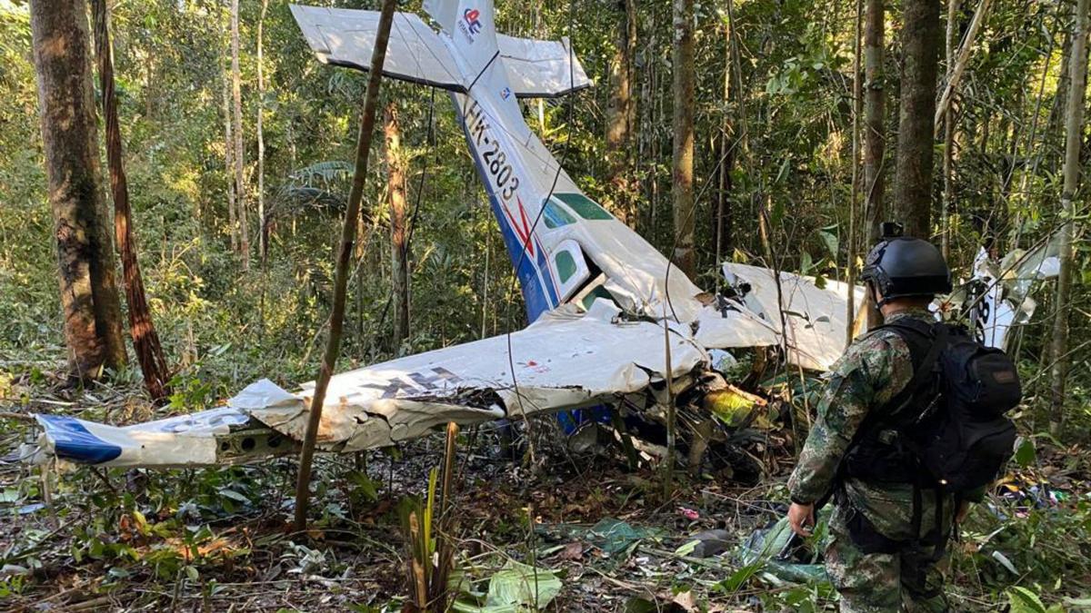 #Kinder nach Flugzeugabsturz in Kolumbien lebend gefunden