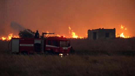 Im äußersten Nordosten Griechenlands  konnten mehrere große Wald- und Buschbrände teils unter Kontrolle gebracht werden.
