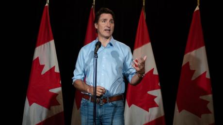 Kanadas Premierminister Justin Trudeau gibt eine Erklärung zu den Waldbränden ab.