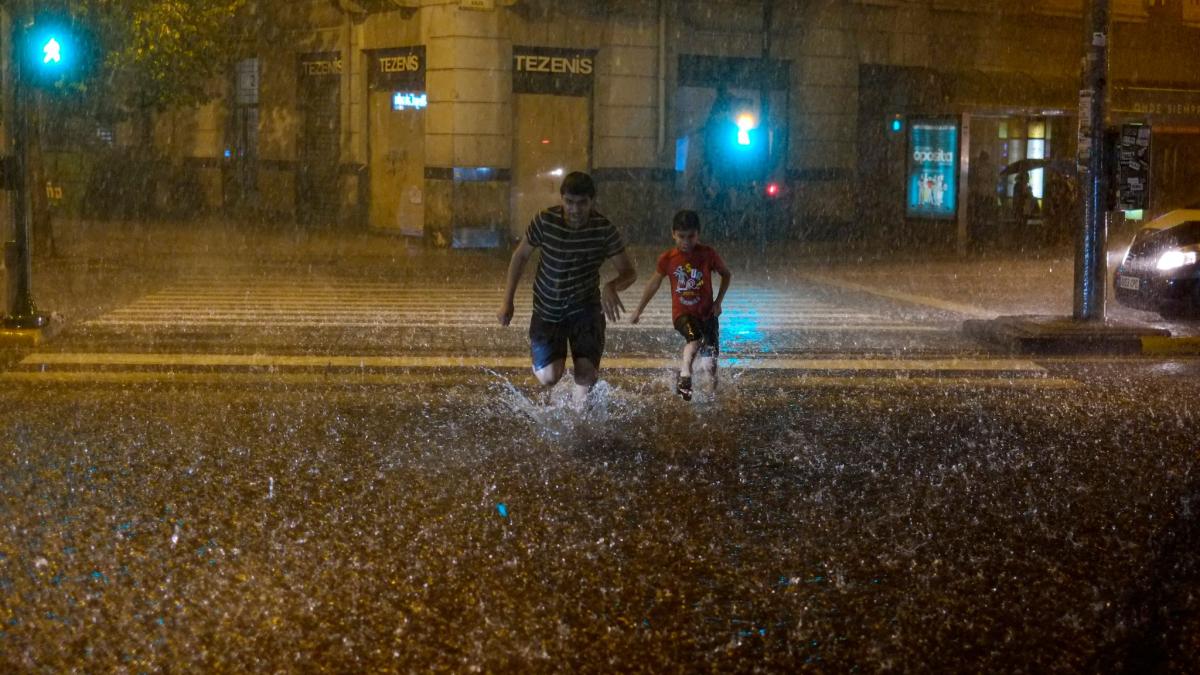 #Überschwemmungen: Ausgehverbot wegen Unwetter in Spanien