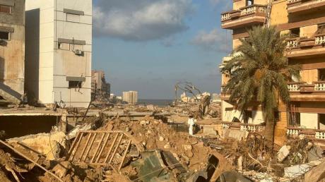 Nach der verheerenden Flutkatastrophe in Libyen zeichnet sich ein Bild der Zerstörung ab.