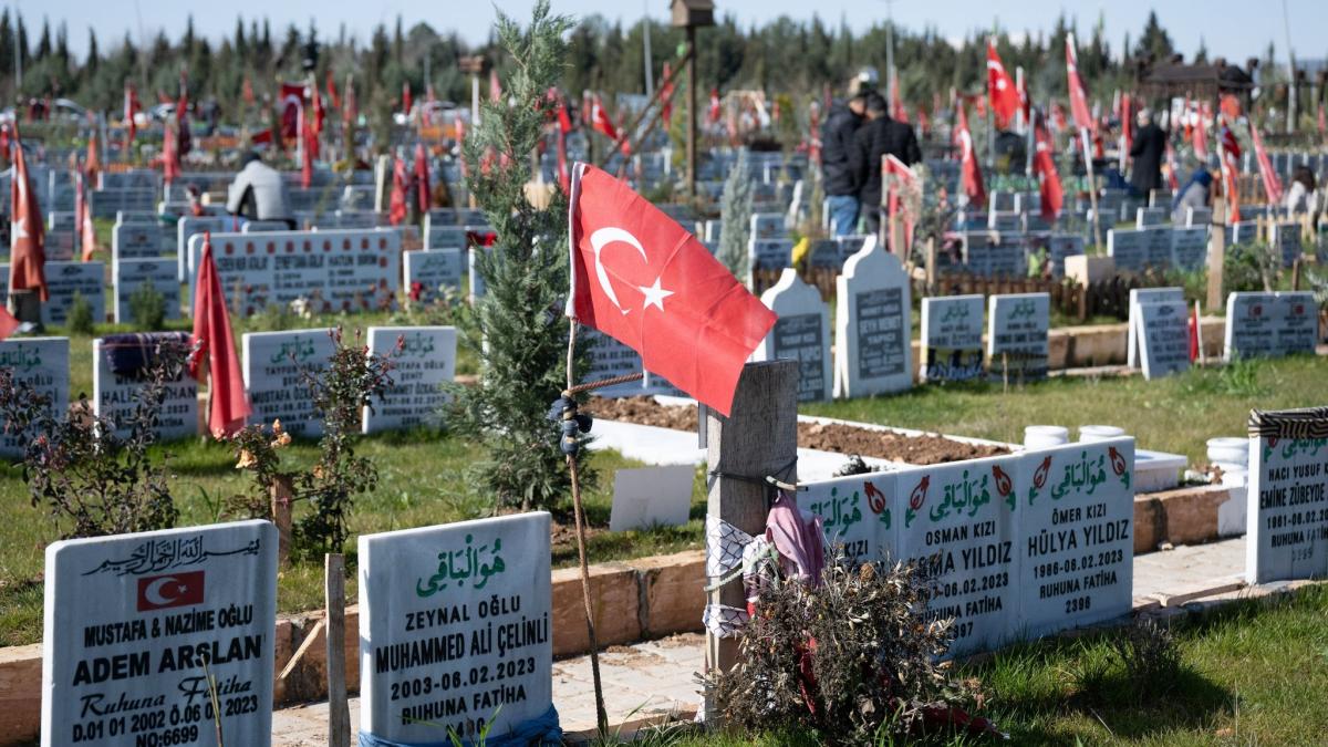 #Türkei: Ein Jahr nach Erdbeben