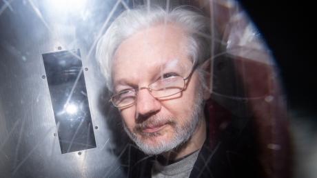 WikiLeaks-Gründer Julian Assange darf nicht unmittelbar an die USA ausgeliefert werden.