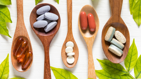 Vitamin-Aufnahme: Zusätzliche Tabletten sind laut der DGE nur in Ausnahmefällen nötig.