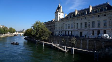 Justizpalast in Paris. Ein 38-jähriger Fotograf soll 17 Frauen bei Fotoshootings sexuell missbraucht haben.