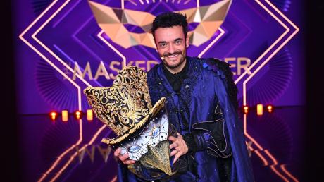 Bei «The Masked Singer» ist ein weiteres «Mysterium» gelöst: Der Sänger, Entertainer und TV-Moderator Giovanni Zarrella lüftete in der ProSieben-Show am Samstagabend die neu eingeführte Maske mit wechselnden Besitzern.
