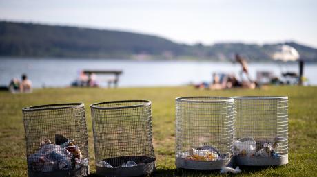 Am Gardasee ist Müllsammeln neuerdings verboten.