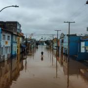 Tagelanger Regen hat die Gegend um die Stadt Porto Alegre im Süden Brasiliens überflutet. Schon vergangenes Jahr gab es schwere Überschwemmungen in der Region.
