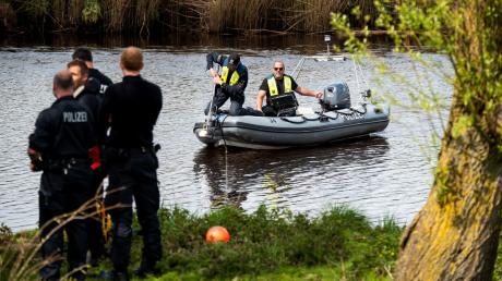 Die niedersächsische Polizei sucht nach dem sechsjährigen Arian, der seit rund drei Wochen vermisst wird.