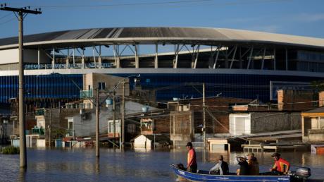 Das Fußballstadion in Porto Alegre ist durch die schweren Regenfälle überflutet worden.