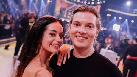 Gabriel Kelly, Sänger, und Malika Dzumaev, Profitänzerin, stehen in der RTL-Tanzshow «Let's Dance» auf dem Parkett.