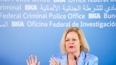 Bundesinnenministerin Nancy Faeser stellt das «Bundeslagebild Cybercrime 2023» vor.