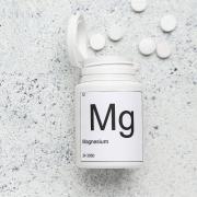 Magnesium-Tabletten haben zwar viele Vorteile, können aber auch Nebenwirkungen auslösen.