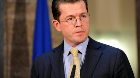Karl-Theodor zu Guttenberg (CSU) hat sein Amt als Bundesminister niedergelegt. dpa