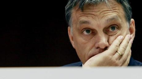 Ministerpräsident Viktor Orbán soll zurücktreten. Das fordern derzeit zehntausende Demonstranten.