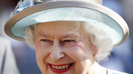Zum ersten Mal seit der Unabhängigkeit der Republik Irland bereist mit Queen Elizabeth II. ein britischer Monarch das Land. dpa