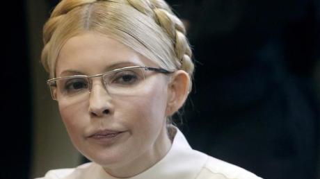 Ein Gericht  hat Julia Timoschenko  Amtsmissbrauchs angeklagt. 