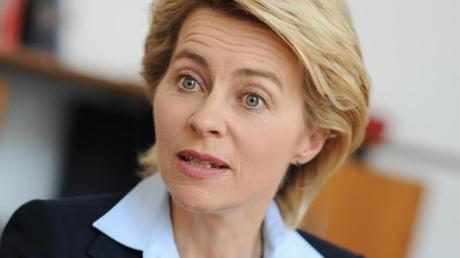 Will über die Zukunft der Rente einen breit angelegten «Regierungsdialog» starten: Bundesarbeitsministerin Ursula von der Leyen (CDU). (Archivbild) dpa