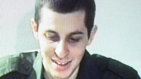 Ein Bildschirmfoto des israelischen Fernsehens vom 02.10.2009 zeigt den 2006 entführten israelischen Soldaten Gilad Schalit. 