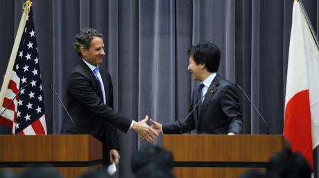 Der Atomstreit mit dem Iran bringt Japan in die Zwickmühle: Tokio will es dem Verbündeten USA recht machen und weniger iranisches Öl importieren - aber die eigene Wirtschaft soll nicht darunter leiden. Foto: Franck Robichon dpa