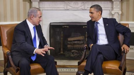 Amerikanisch-israelisches Spitzentreffen in Washington: US-Präsident Barack Obama (l) im Gespräch mit dem israelischen Ministerpräsidenten Benjamin Netanjahu. 