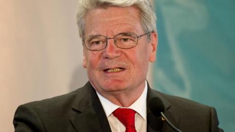 Bundespräsident Joachim Gauck hatte sich von den Äußerungen seine Amtsvorgängers Wulff zum Islam distanziert und heftige Reaktionen ausgelöst.