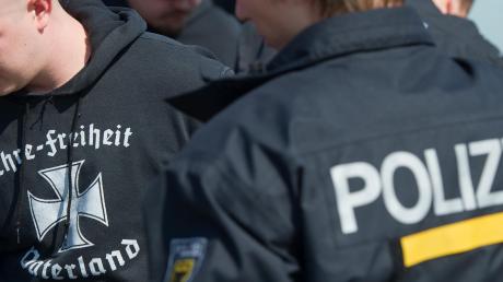 Die deutschen Sicherheitsbehörden müssen sich künftige V-Leute in der rechtsextremen Szene in Zukunft genauer anschauen. Straftäter kommen als bezahlte Informanten nicht mehr in Frage.  

