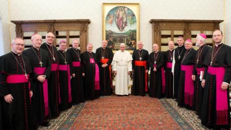 Papst Franziskus im Kreis österreichischer Bischöfe im Vatikan.