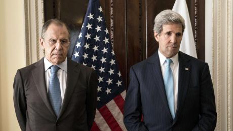 Versteinerte Mienen, keine Einigung: Russlands Außenminister Sergej Lawrow und sein US-Amtskollege John Kerry fanden in London keine Einigung.  
