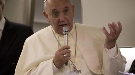 Der Papst will mit Schimon Peres und Mahmud Abbas am 8. Juni im Vatikan für Frieden beten.