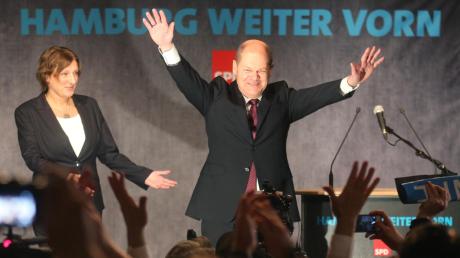 Olaf Scholz hat die Wahl gewonnen. Der Sozialdemokrat und seine Frau Britta Ernst hatten am Sonntag allen Grund zur Freude. Scholz bleibt Erster Bürgermeister Hamburgs.